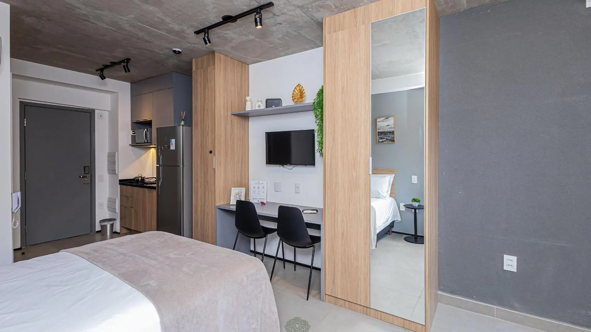 Studio 401 Jardins - Completo Luxo 圣保罗